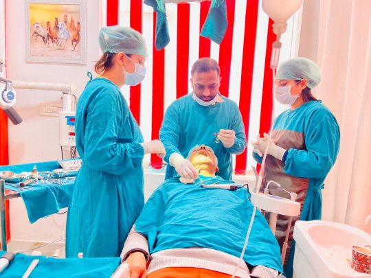 Dental-surgeon-540x405-1.jpg